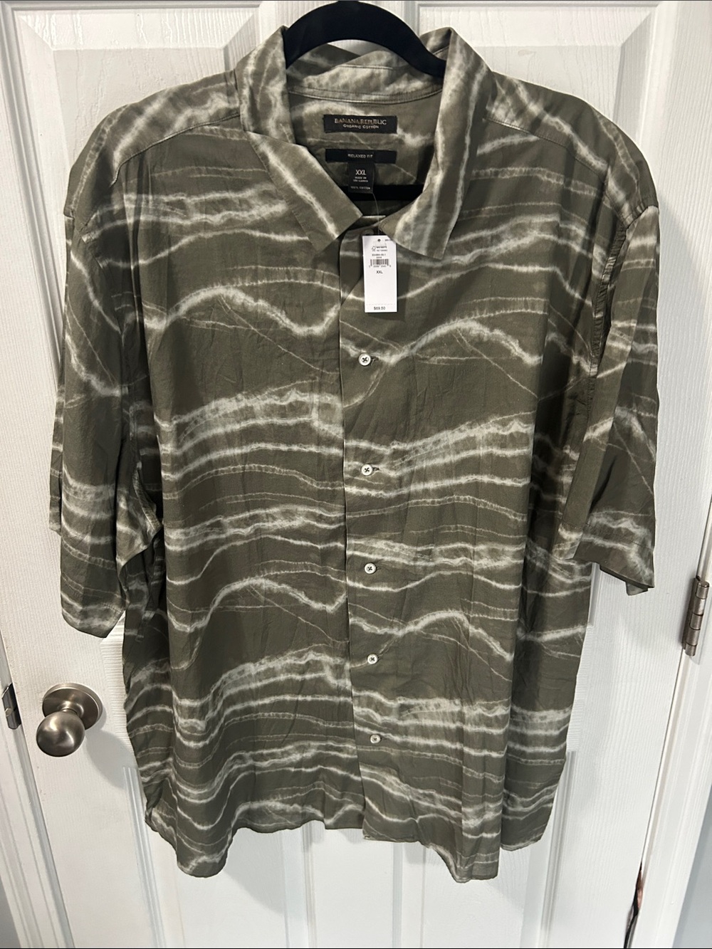 Banana Republic Olive and White Wave-Stripe Short Sleeve Button-Down
